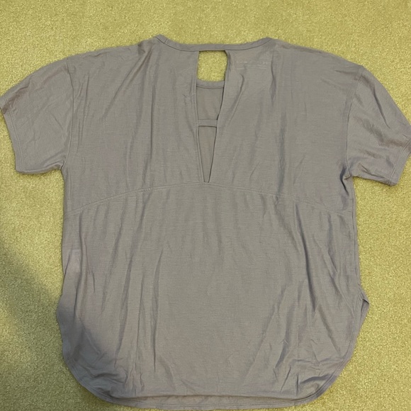 Under Armour T Shirt - Picture 2 of 4